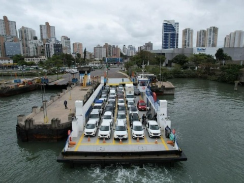 Travessia de Balsa Santos-Guarujá