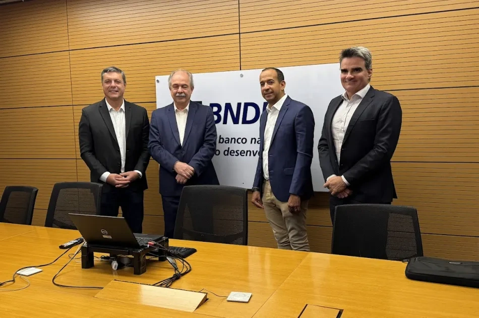 Plano prevê ajuda do BNDES para arrumar prédios tortos da orla de Santos