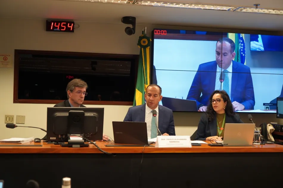 Deputado Paulo Alexandre Barbosa apoia leis mais duras contra agressores e ampliação da proteção às mulheres