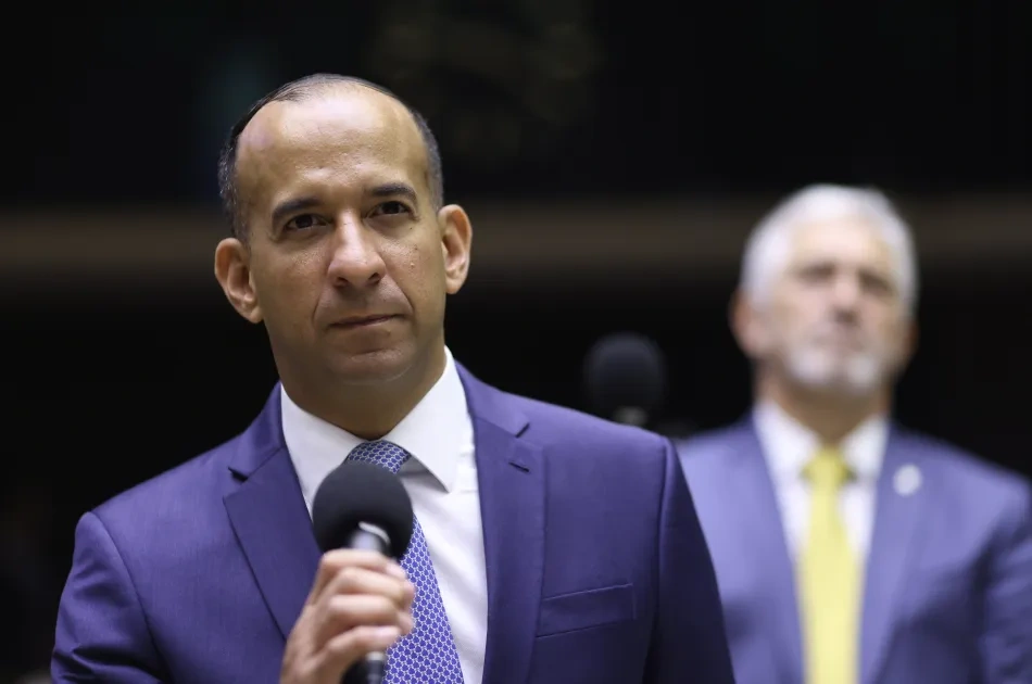Como votou cada deputado na aprovação da PEC do fim da escala 6×1