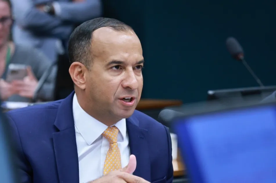 Pesquisa eleitoral mostra intenção de voto para deputado federal nas nove cidades da Baixada Santista